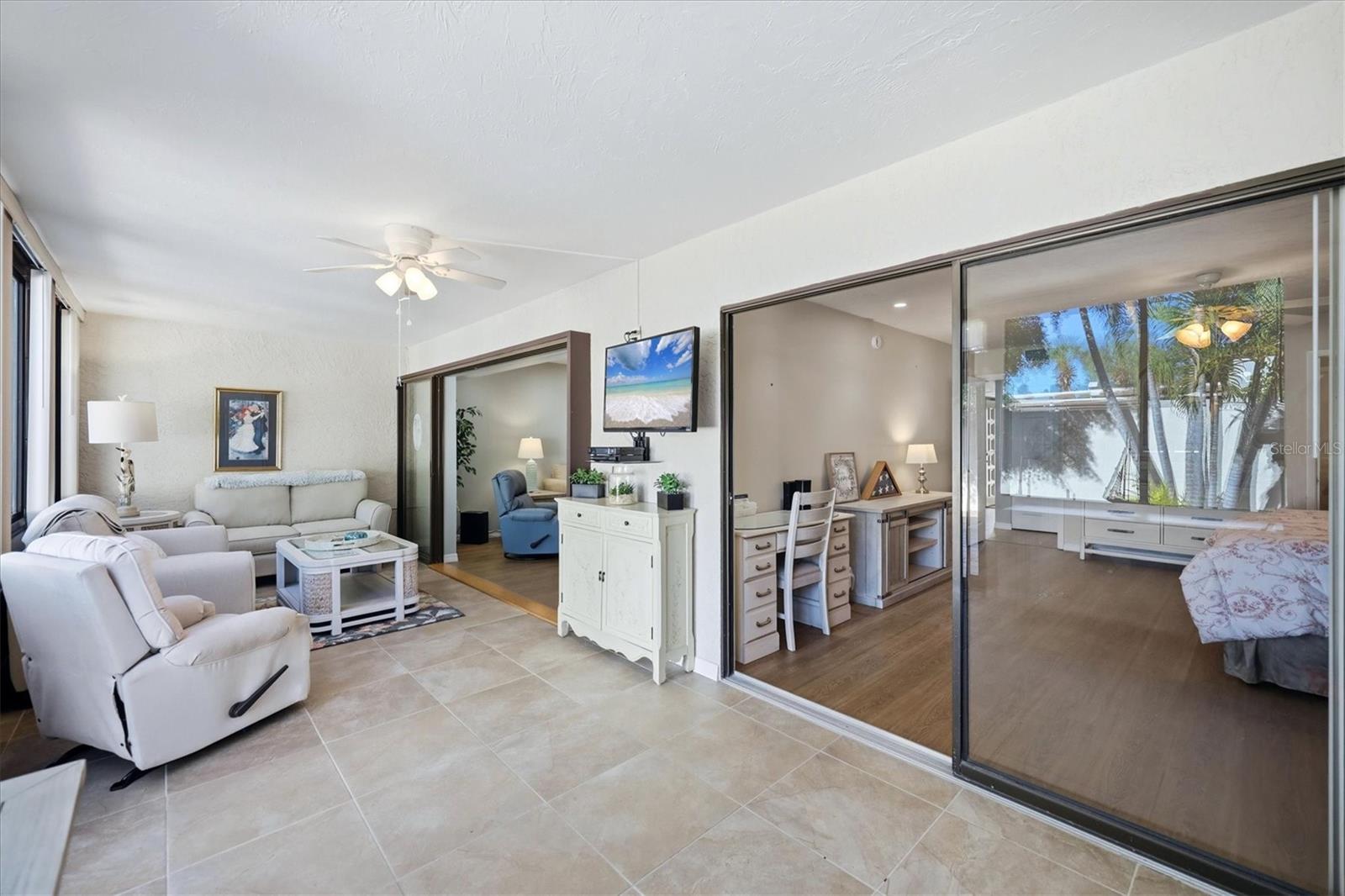753 OAKVIEW DR — photo 23