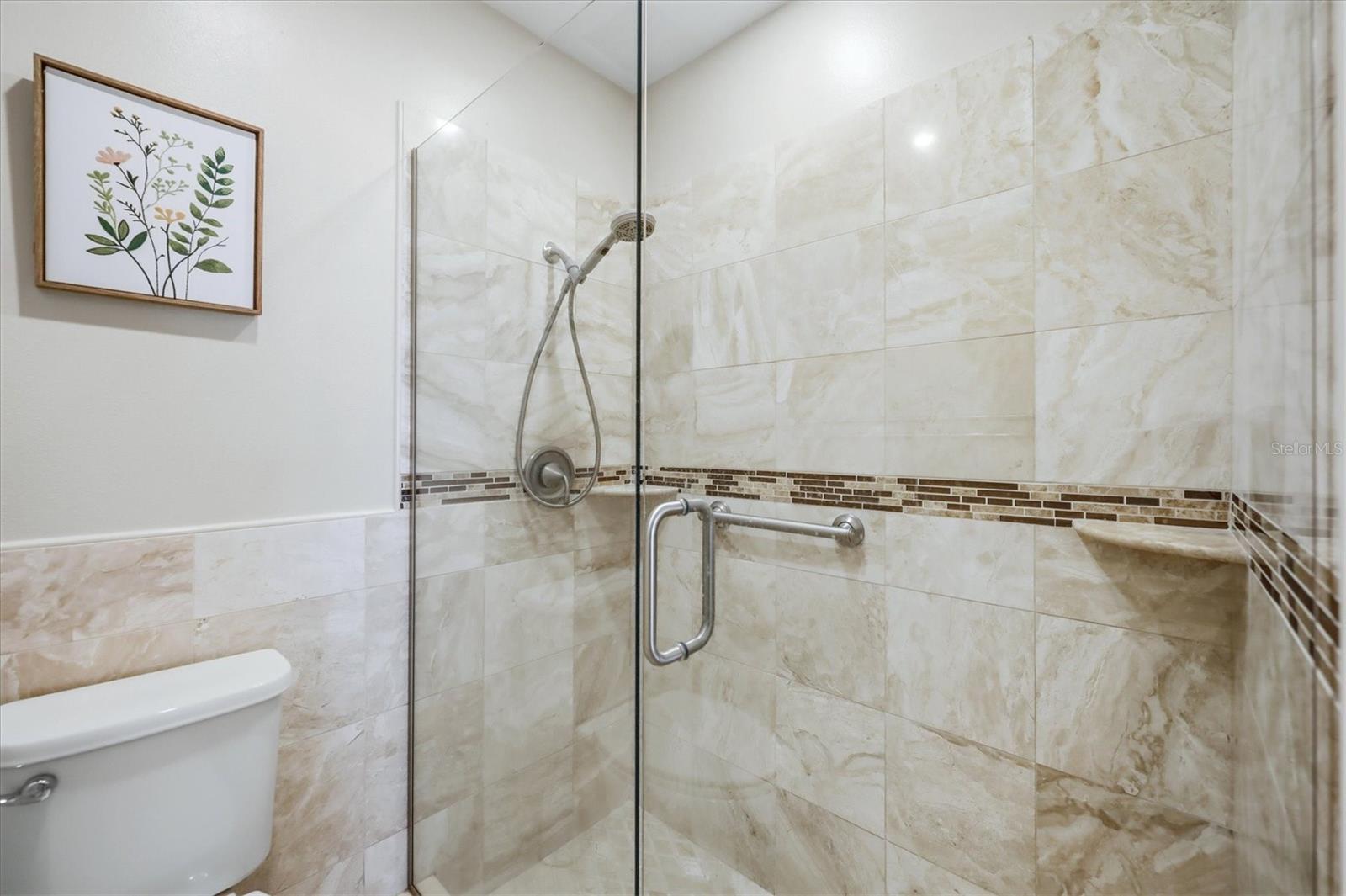 753 OAKVIEW DR — photo 19