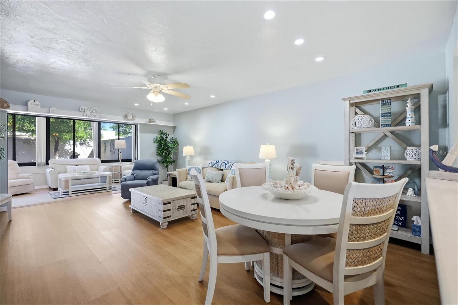 753 OAKVIEW DR — photo 10