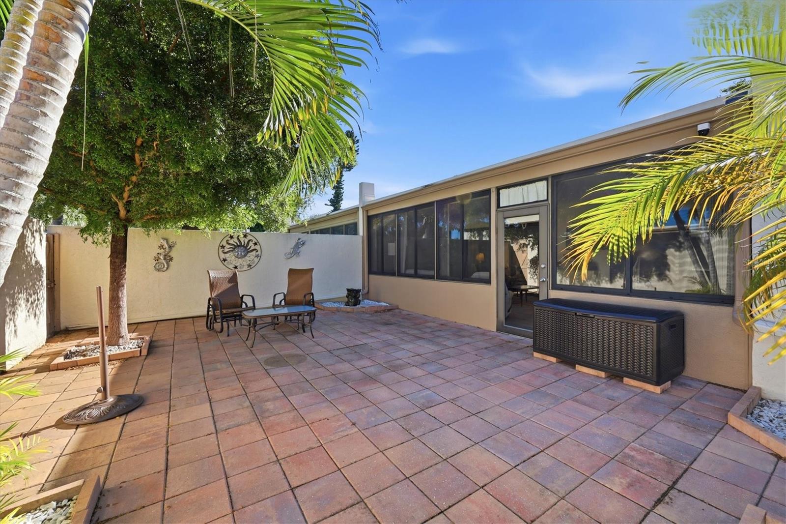 753 OAKVIEW DR — photo 31