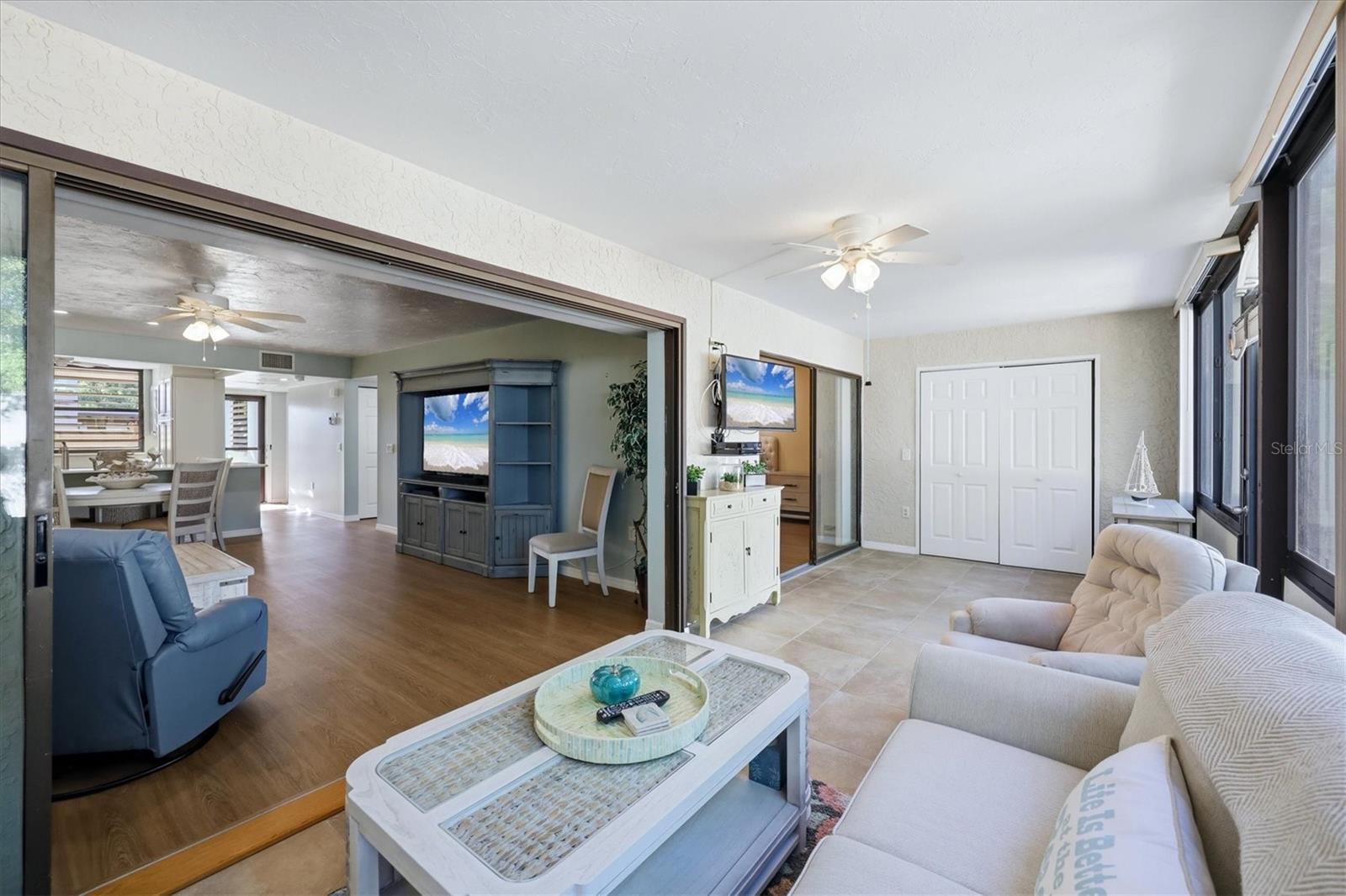 753 OAKVIEW DR — photo 25