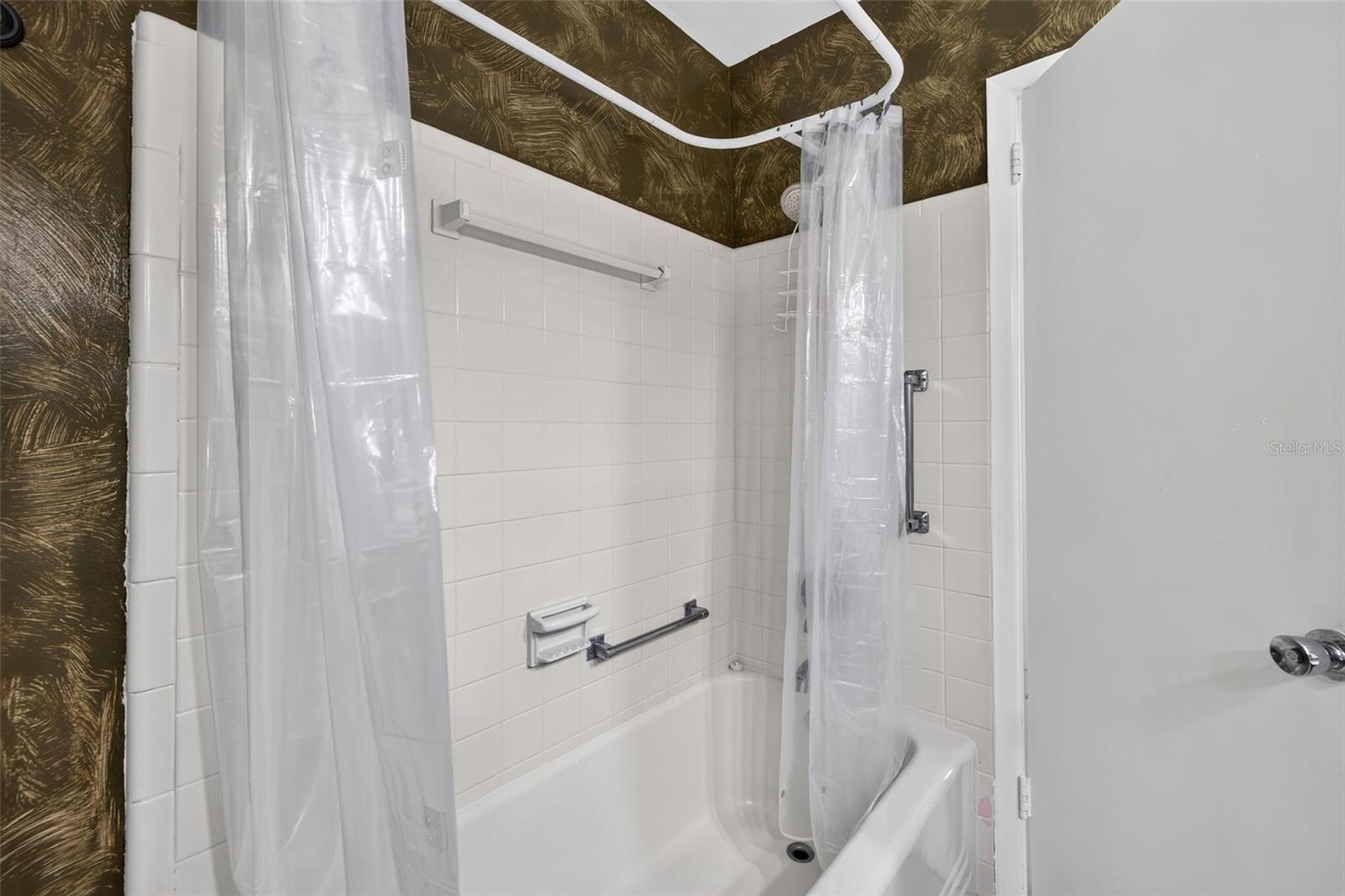 1000 N SHORE DR NE #2 — photo 12