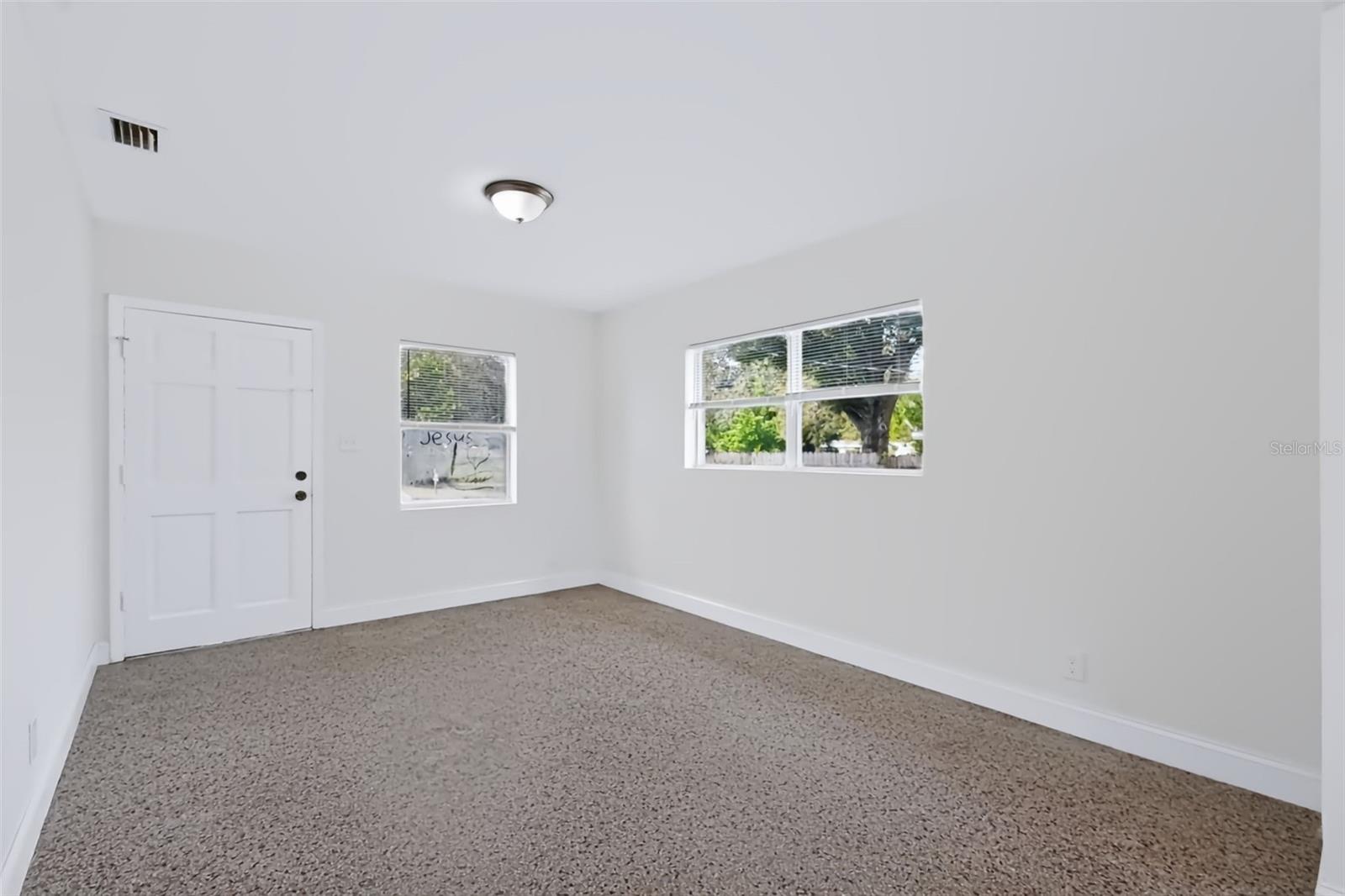 2438 N RAMONA CIR — photo 7
