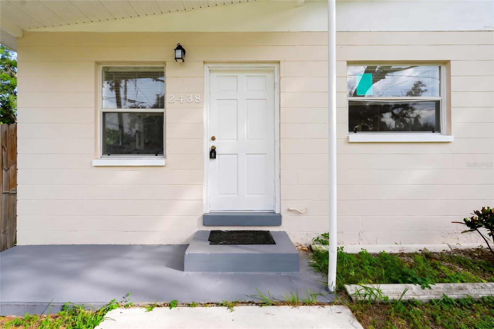2438 N RAMONA CIR — photo 5