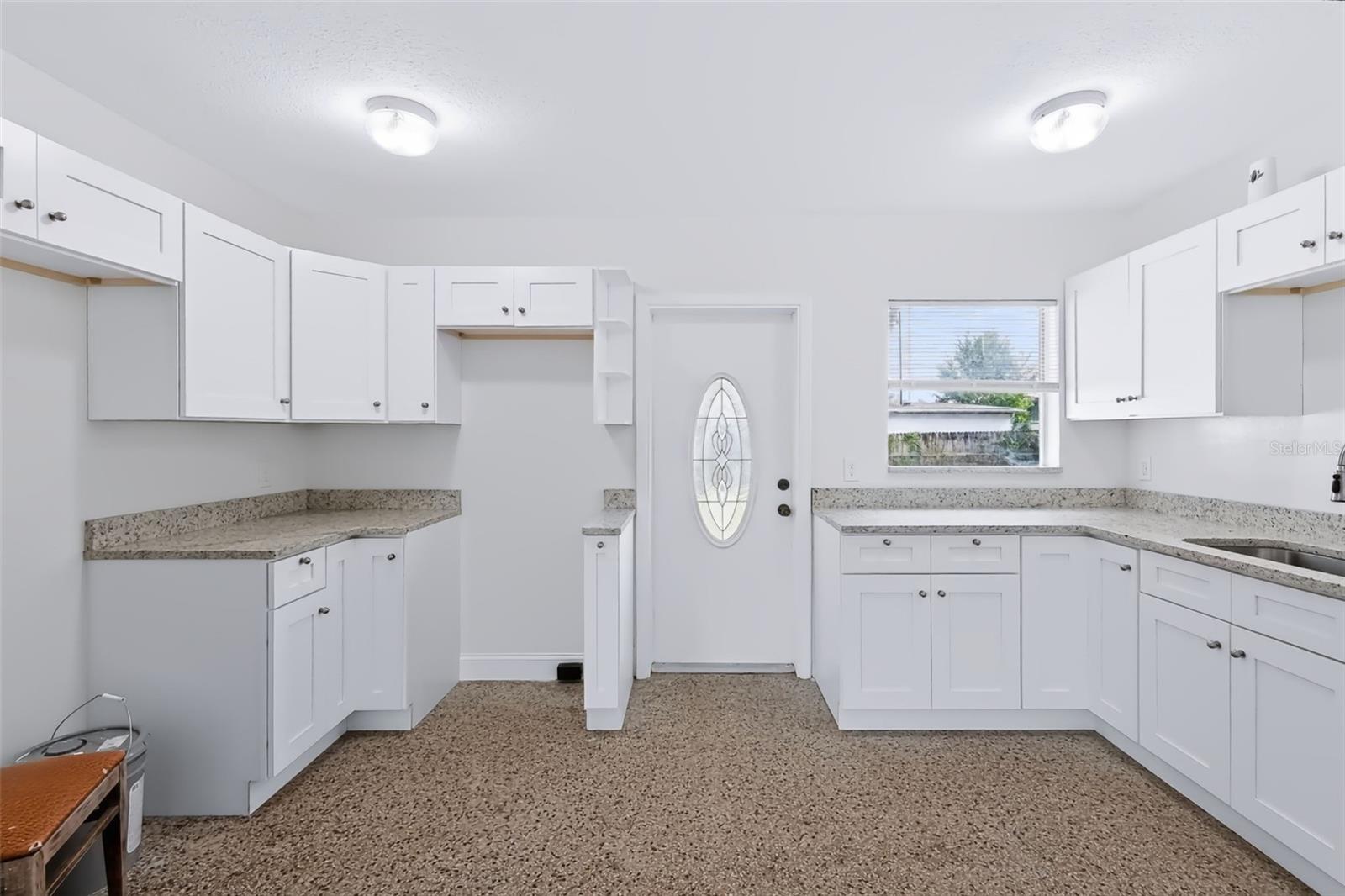2438 N RAMONA CIR — photo 10