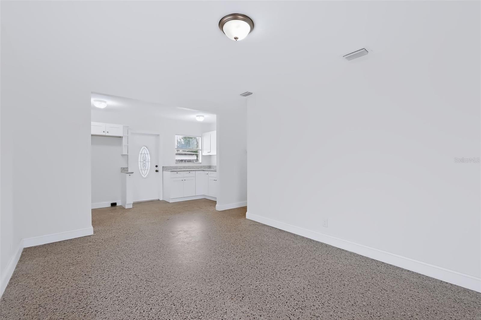 2438 N RAMONA CIR — photo 9
