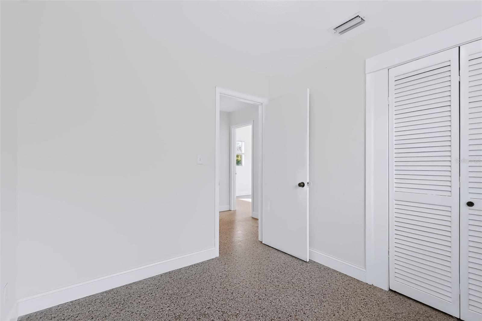 2438 N RAMONA CIR — photo 17