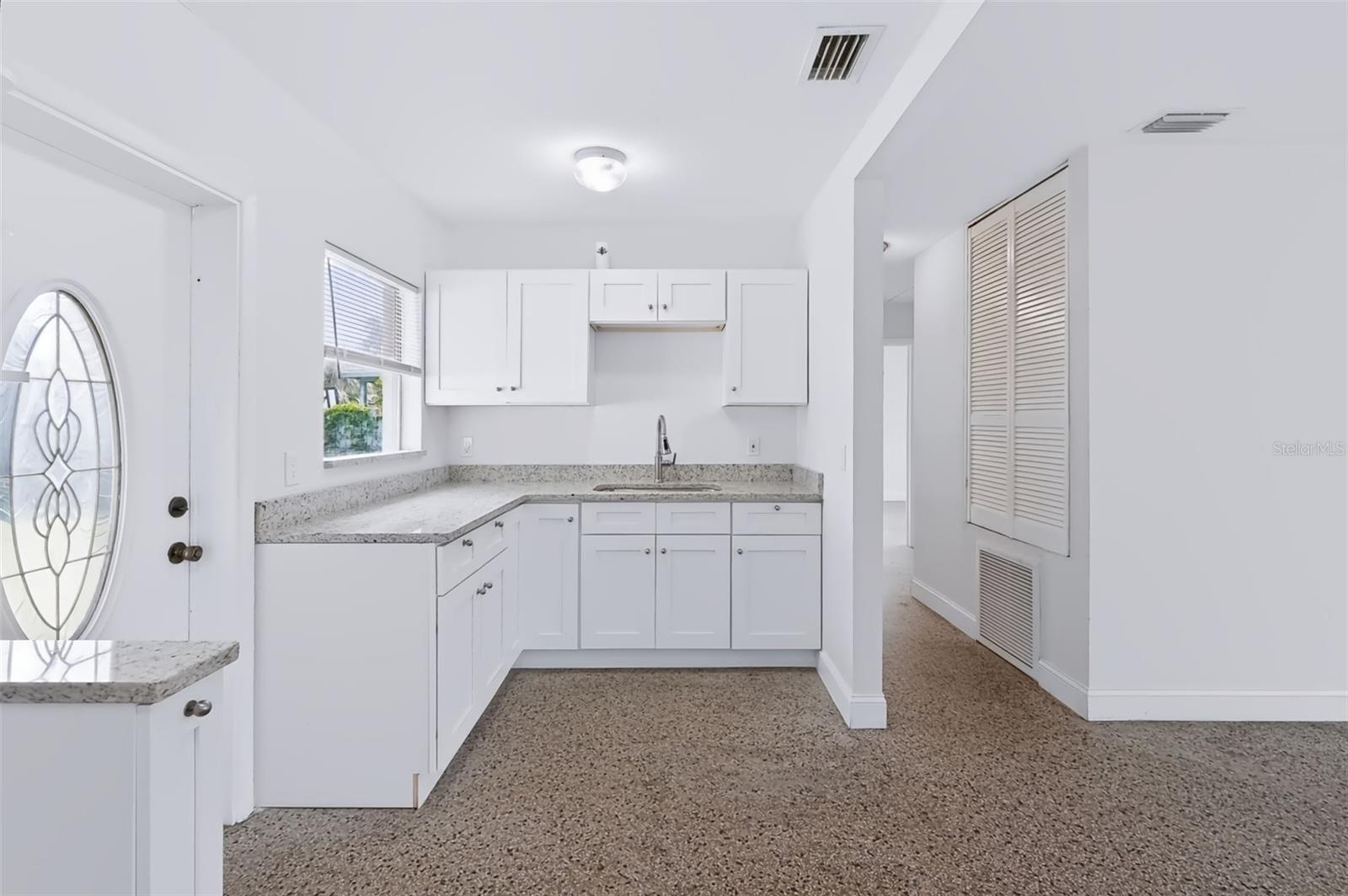 2438 N RAMONA CIR — photo 14