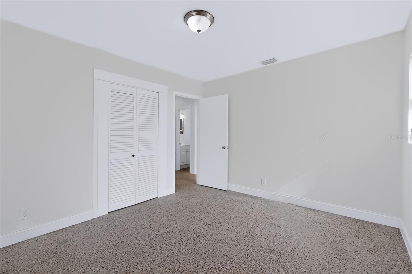 2438 N RAMONA CIR — photo 19