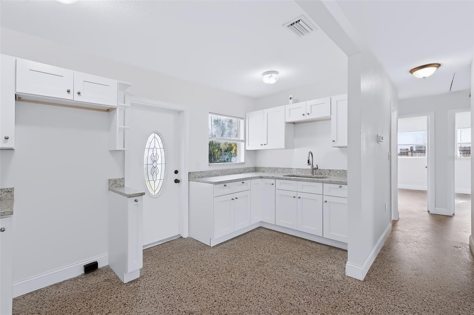 2438 N RAMONA CIR — photo 11