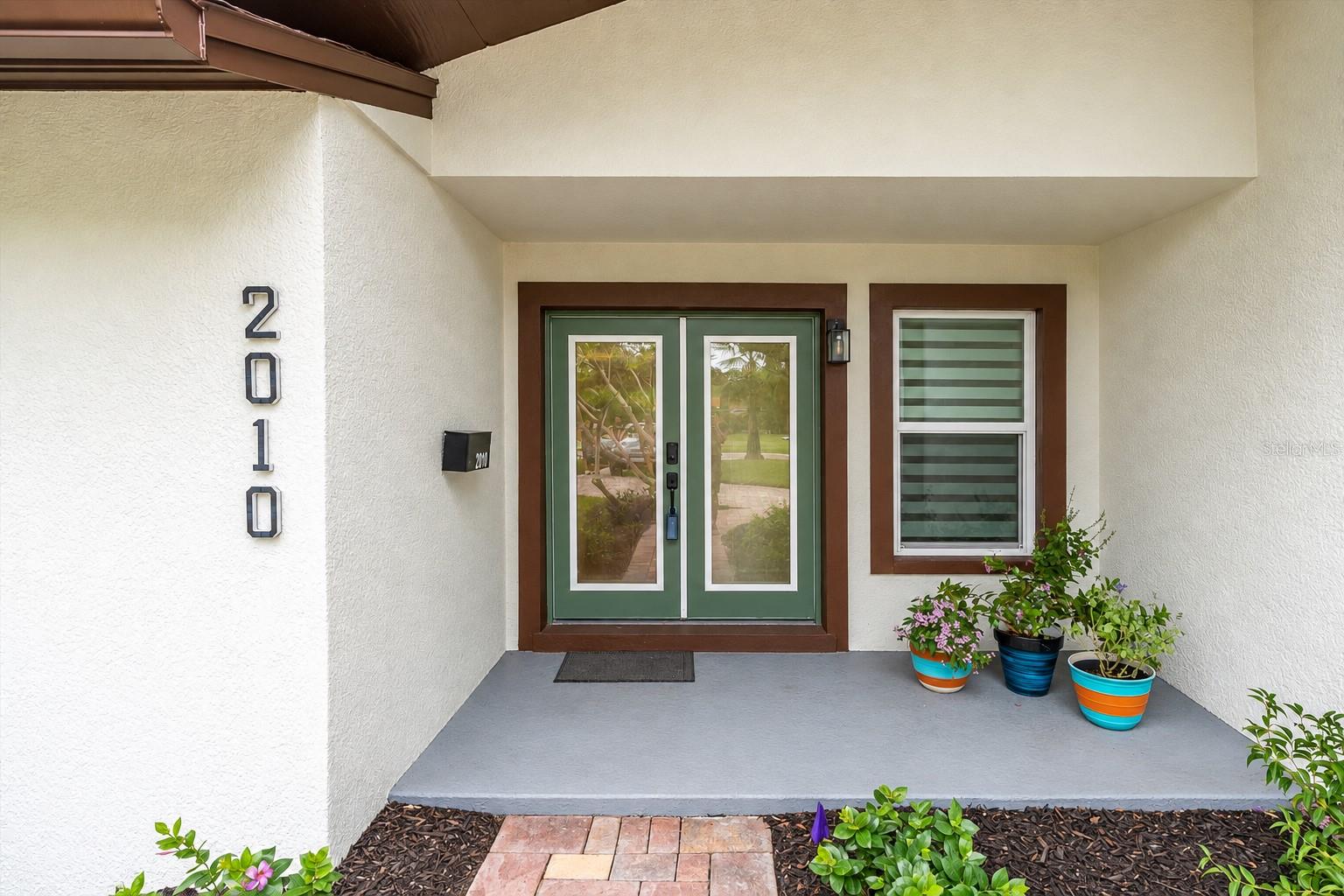 2010 PINELLAS POINT DR S — photo 4