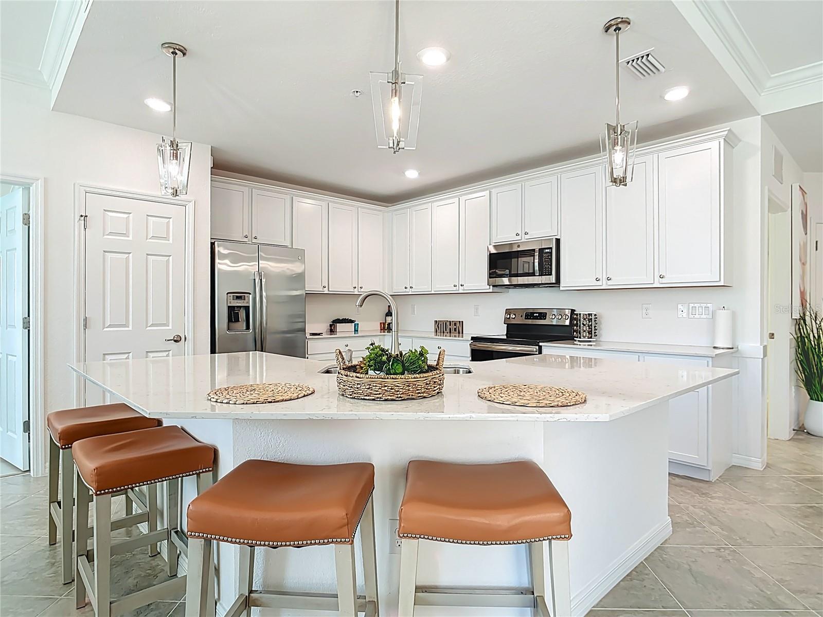10059 CROOKED CREEK DR #102 — photo 3