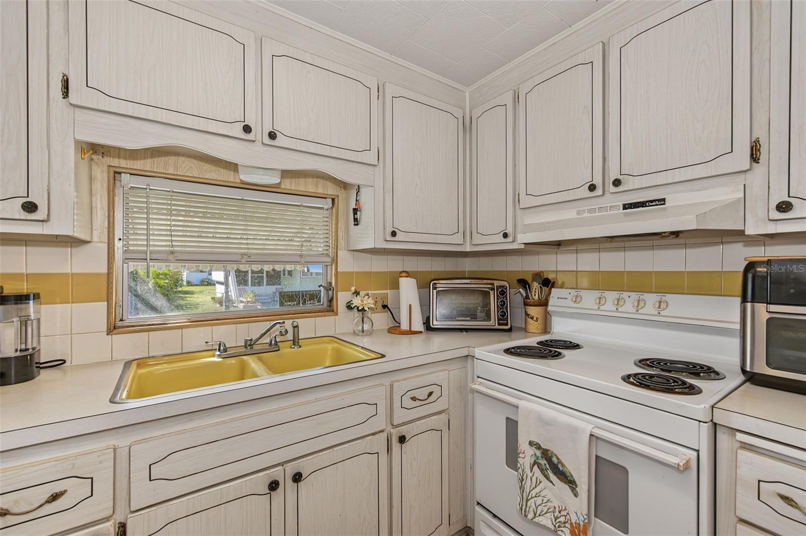 93 RACHEL DR — photo 18
