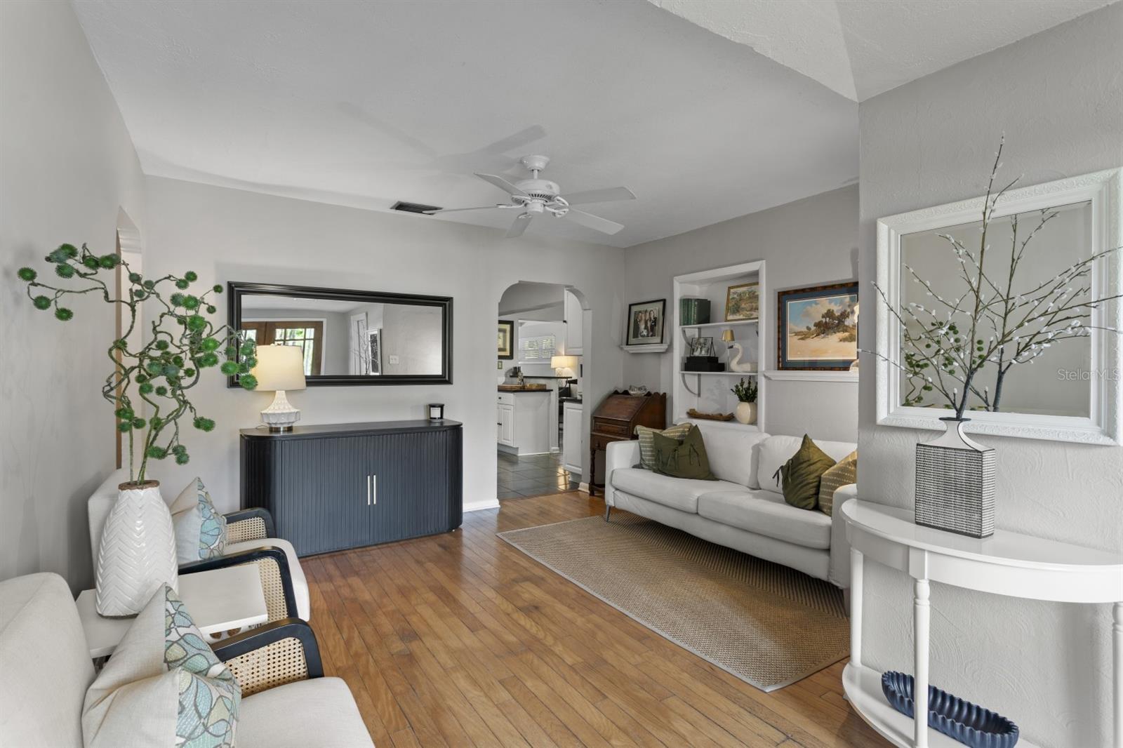 505 N BEVERLY AVE — photo 5