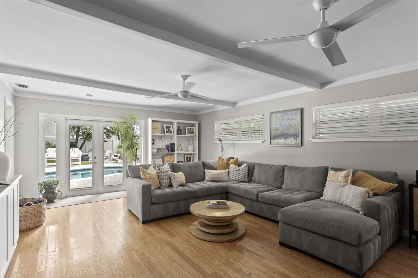505 N BEVERLY AVE — photo 16