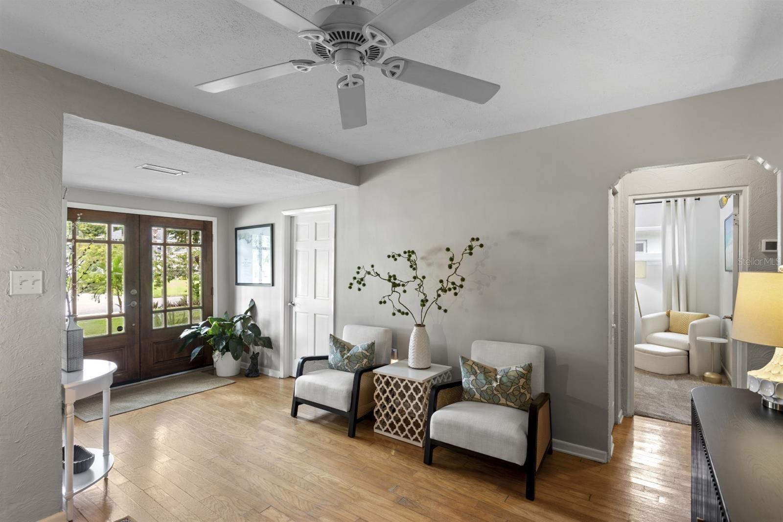 505 N BEVERLY AVE — photo 7