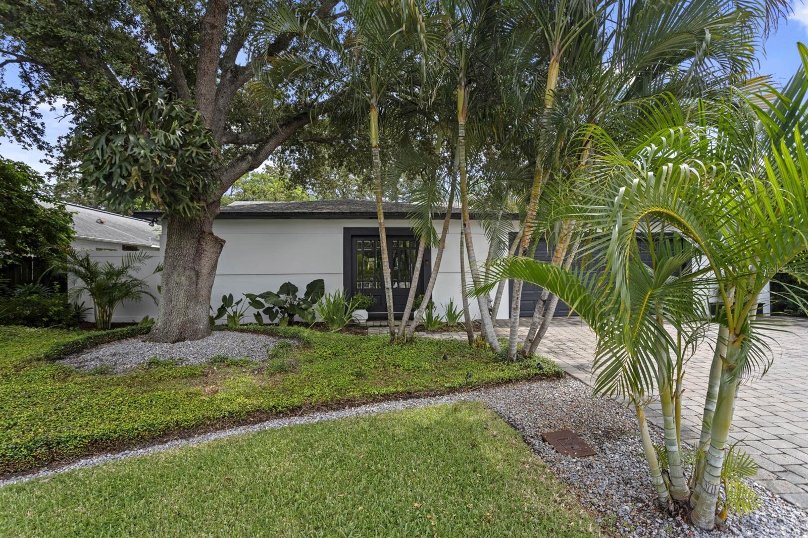 505 N BEVERLY AVE — photo 40