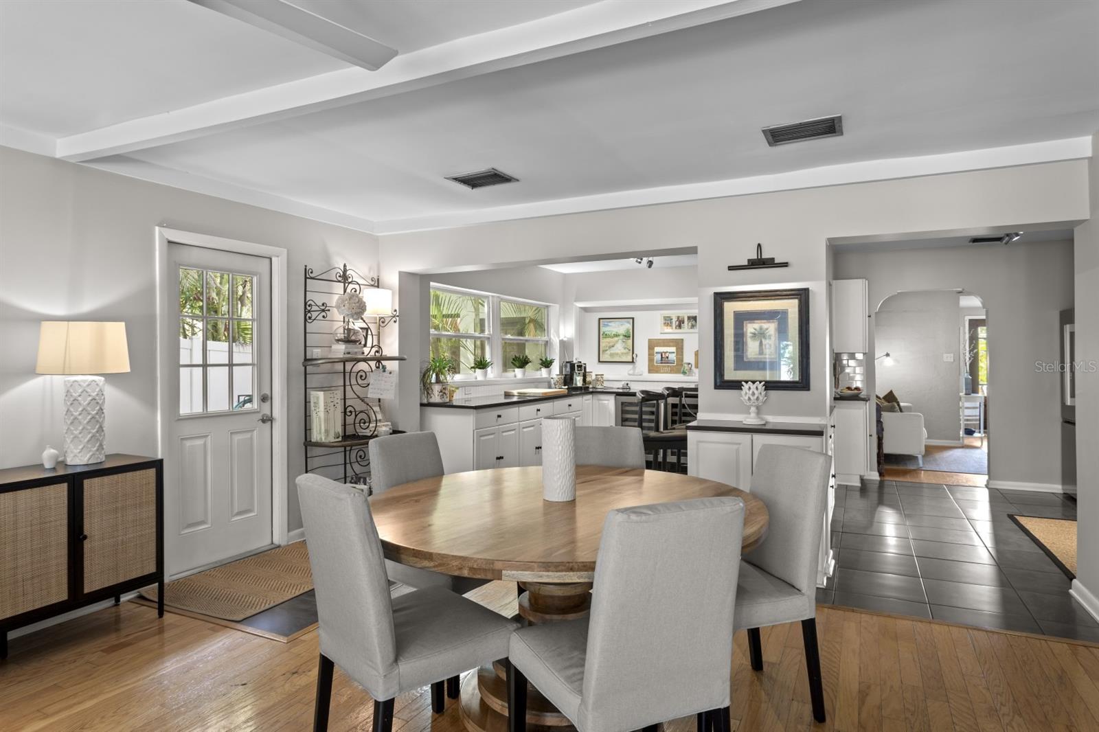 505 N BEVERLY AVE — photo 15