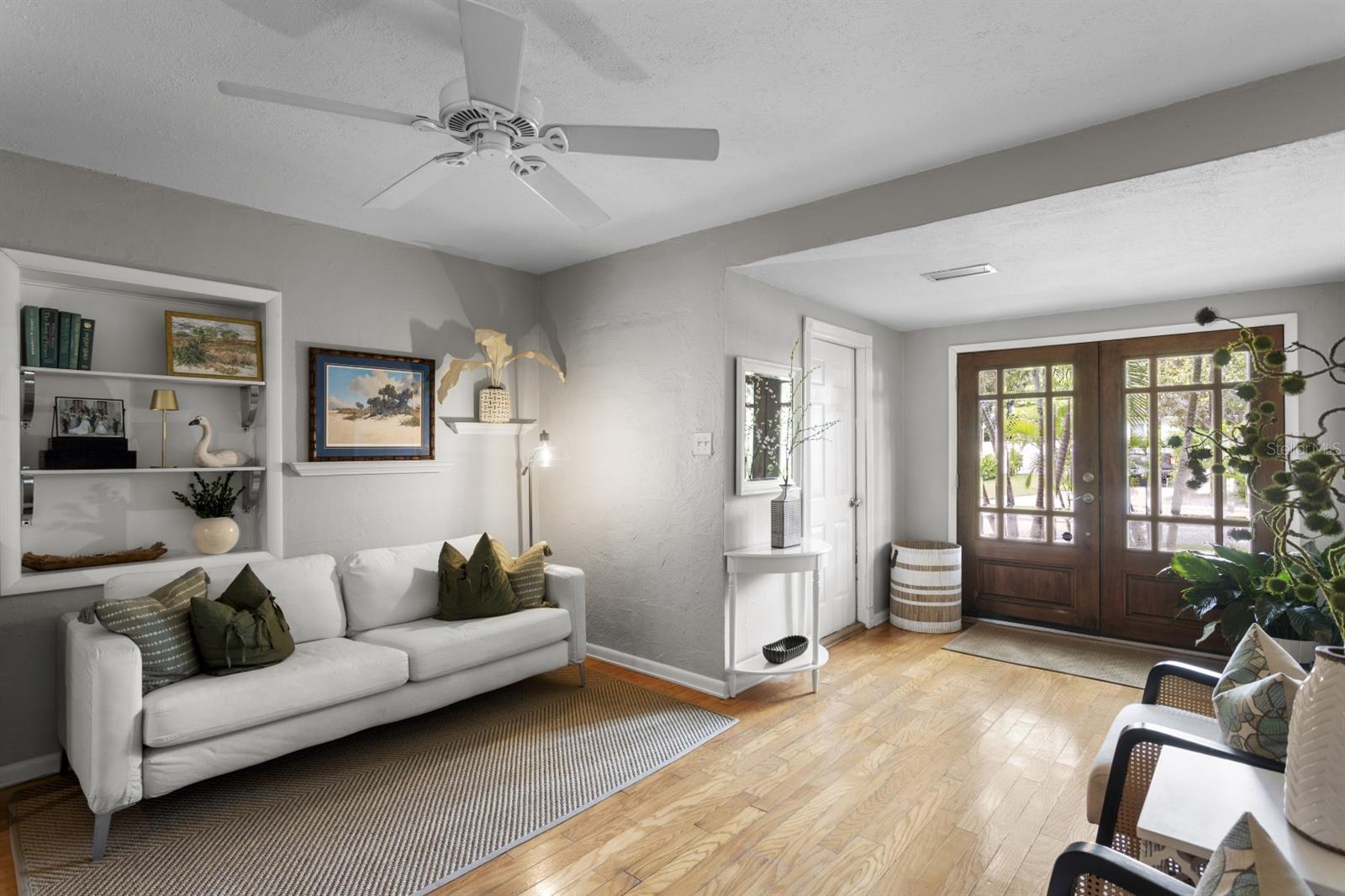 505 N BEVERLY AVE — photo 6