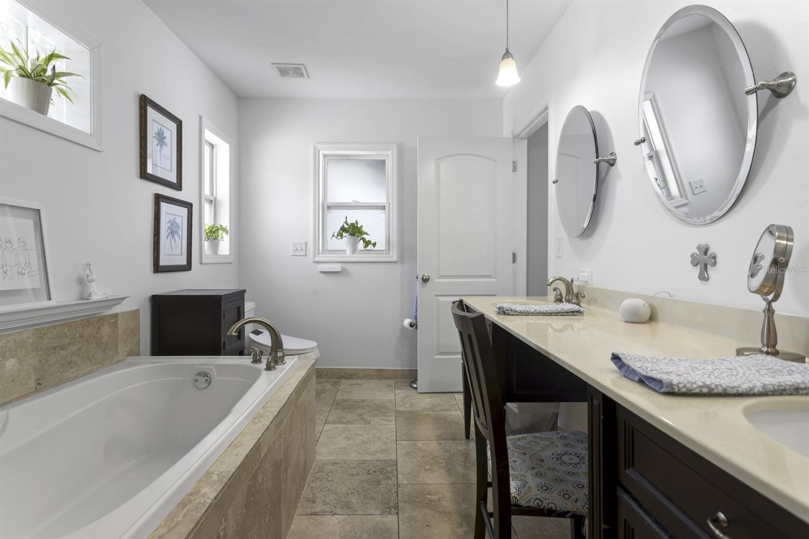 505 N BEVERLY AVE — photo 22