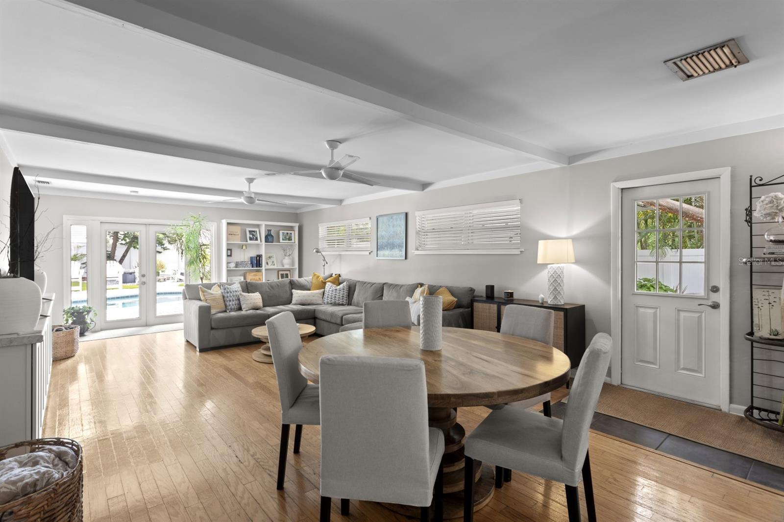 505 N BEVERLY AVE — photo 14