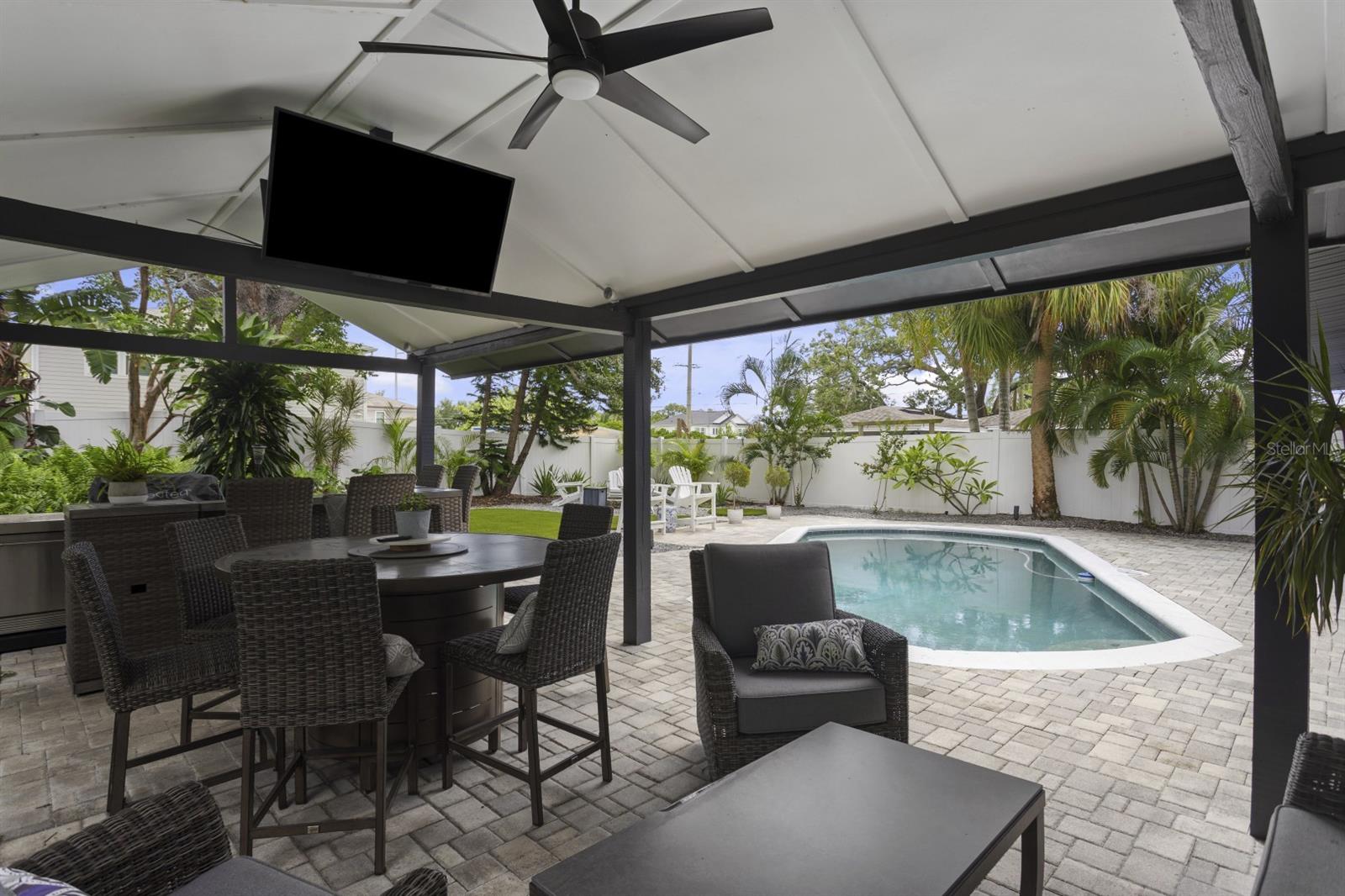505 N BEVERLY AVE — photo 35