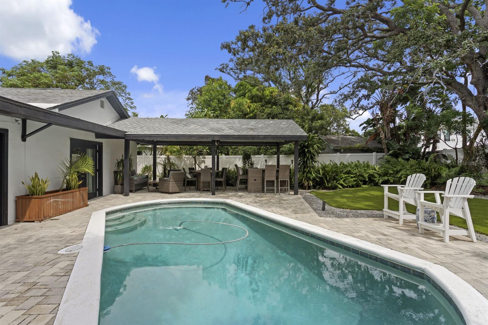 505 N BEVERLY AVE — photo 32