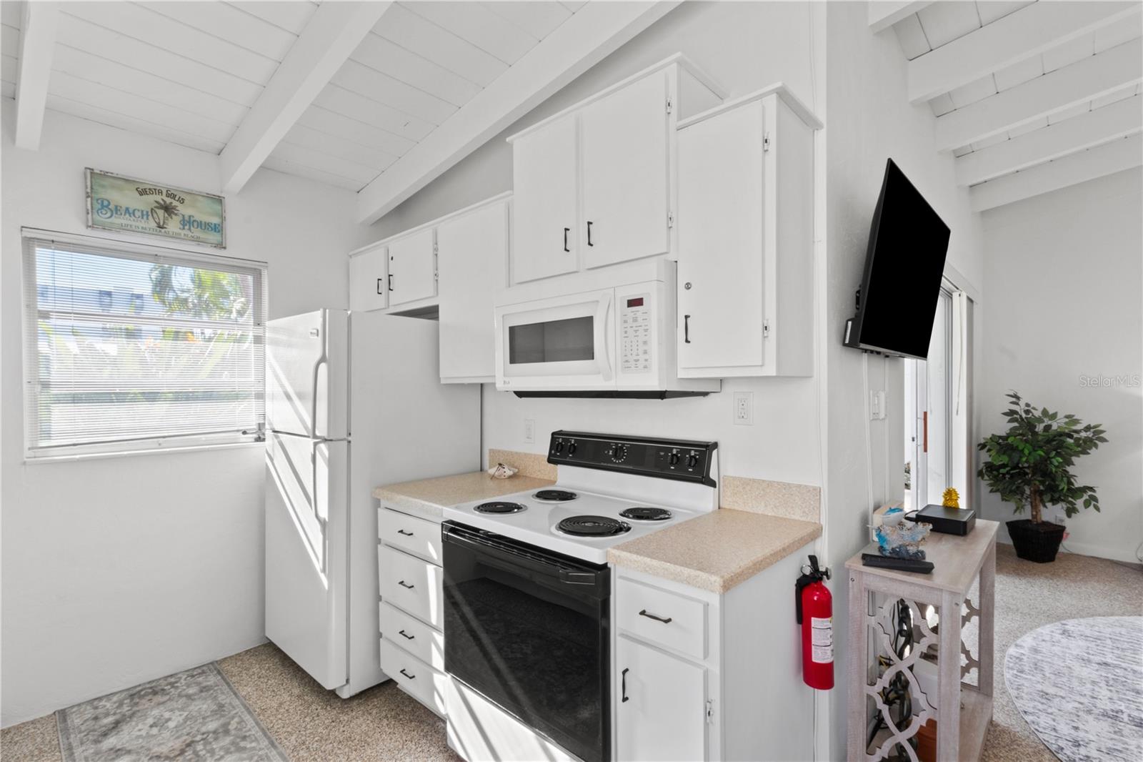 6006 MIDNIGHT PASS RD #11 — photo 8