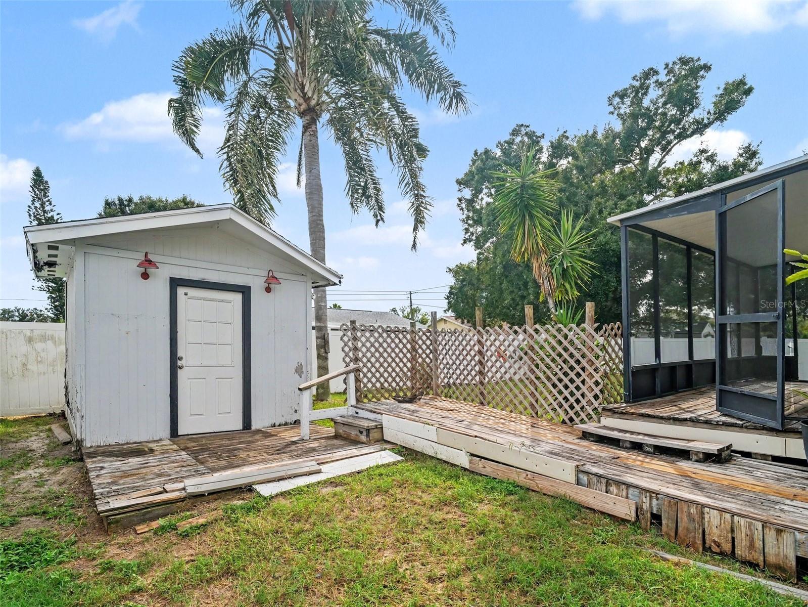 520 FAIRHOPE DR — photo 27