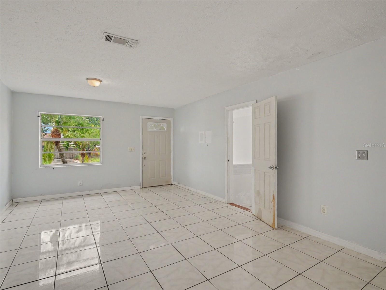 520 FAIRHOPE DR — photo 8