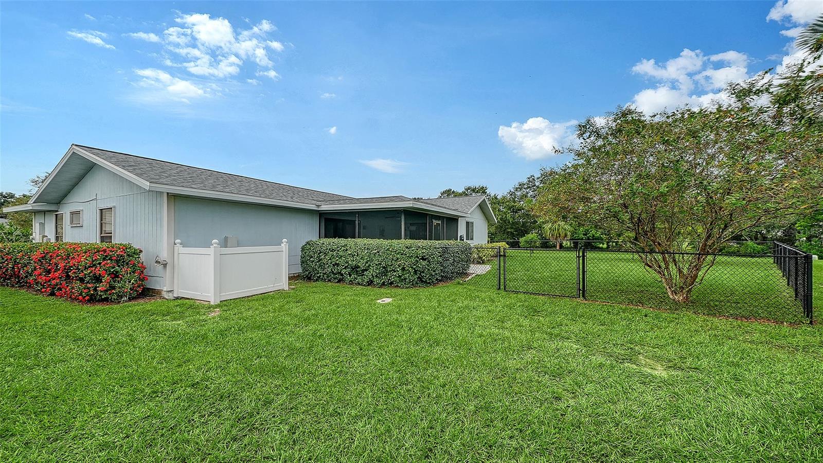 6110 APPROACH LN — photo 36