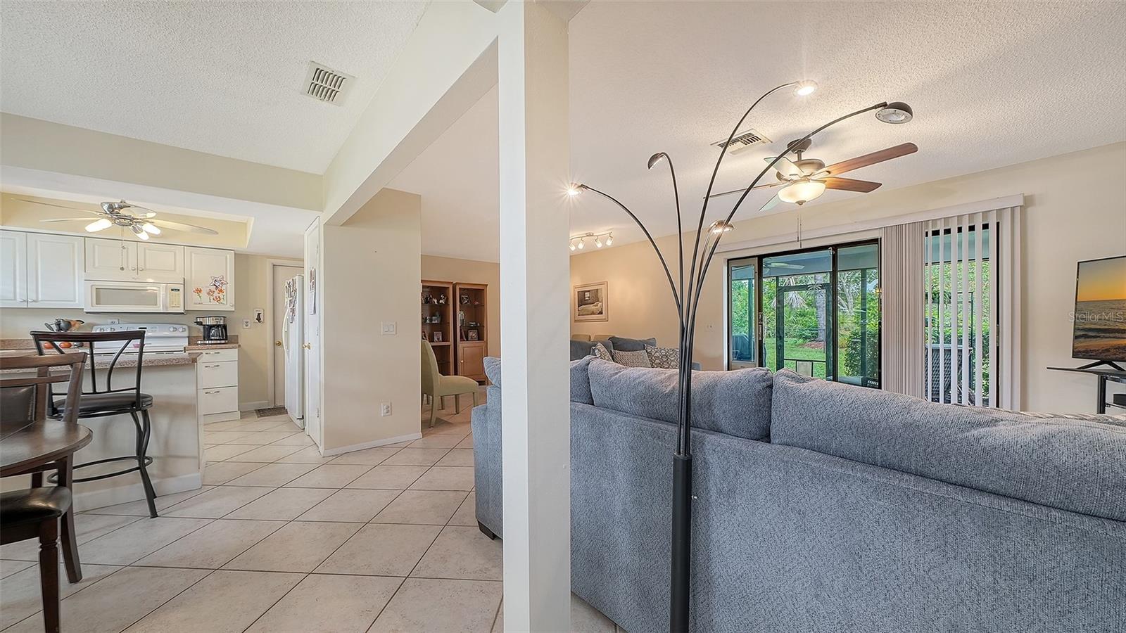 6110 APPROACH LN — photo 4