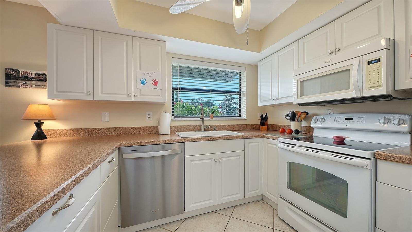 6110 APPROACH LN — photo 12