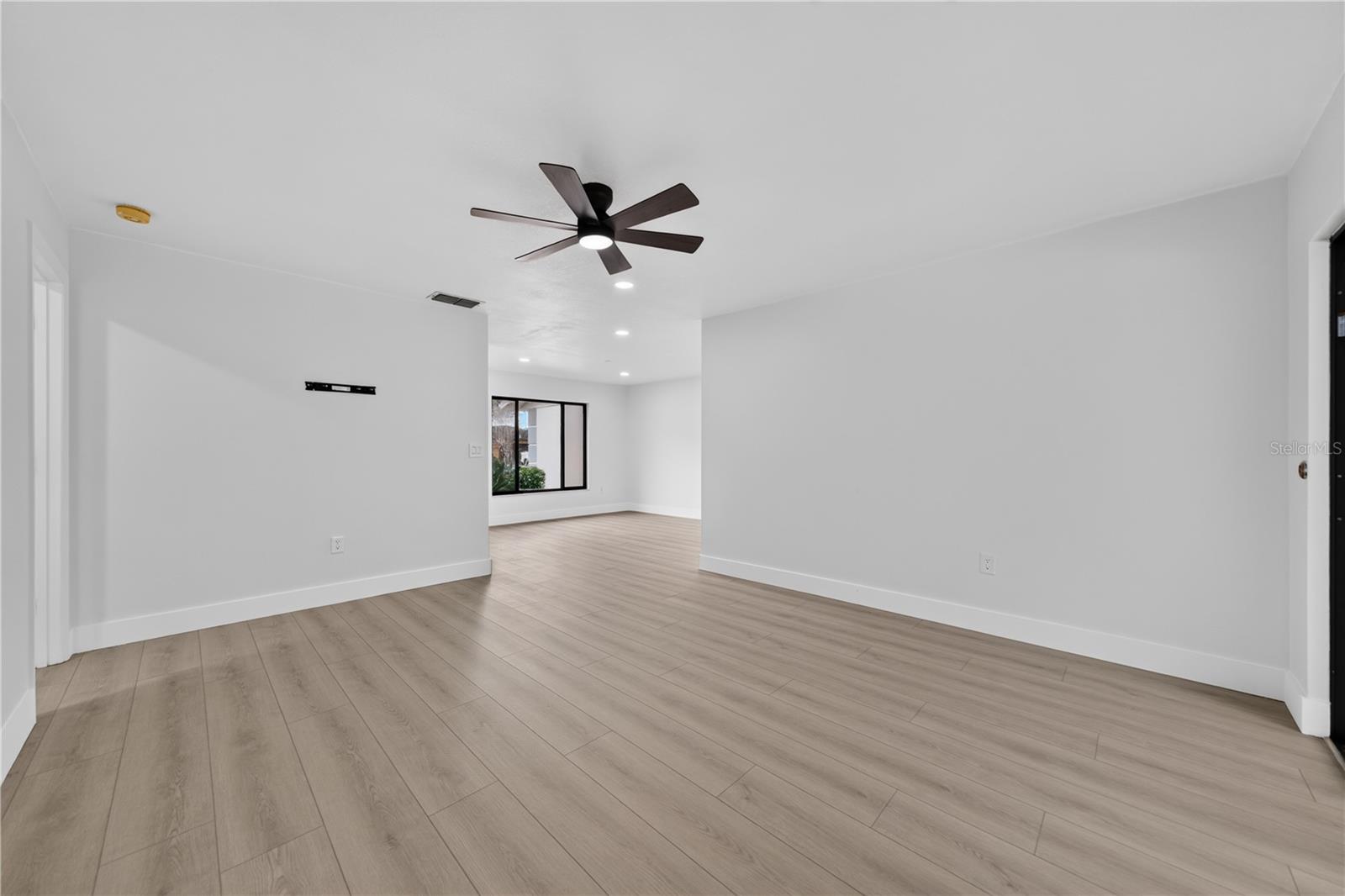 2014 COUNTRY MEADOWS LN — photo 30