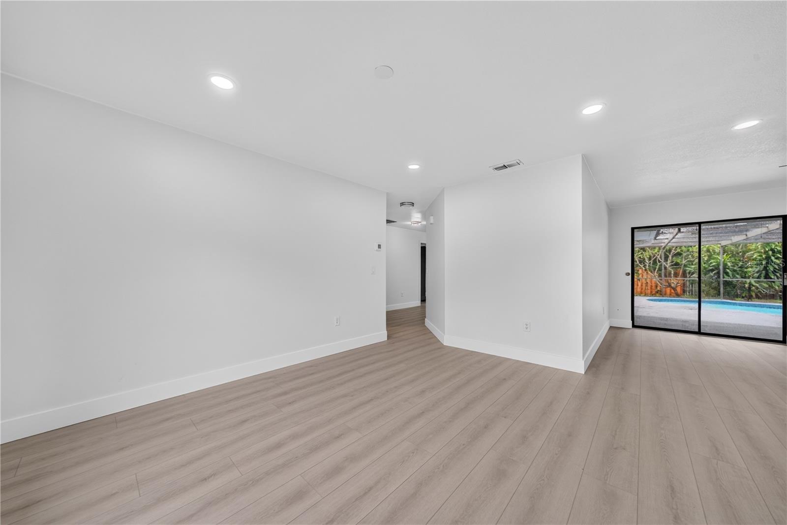 2014 COUNTRY MEADOWS LN — photo 13