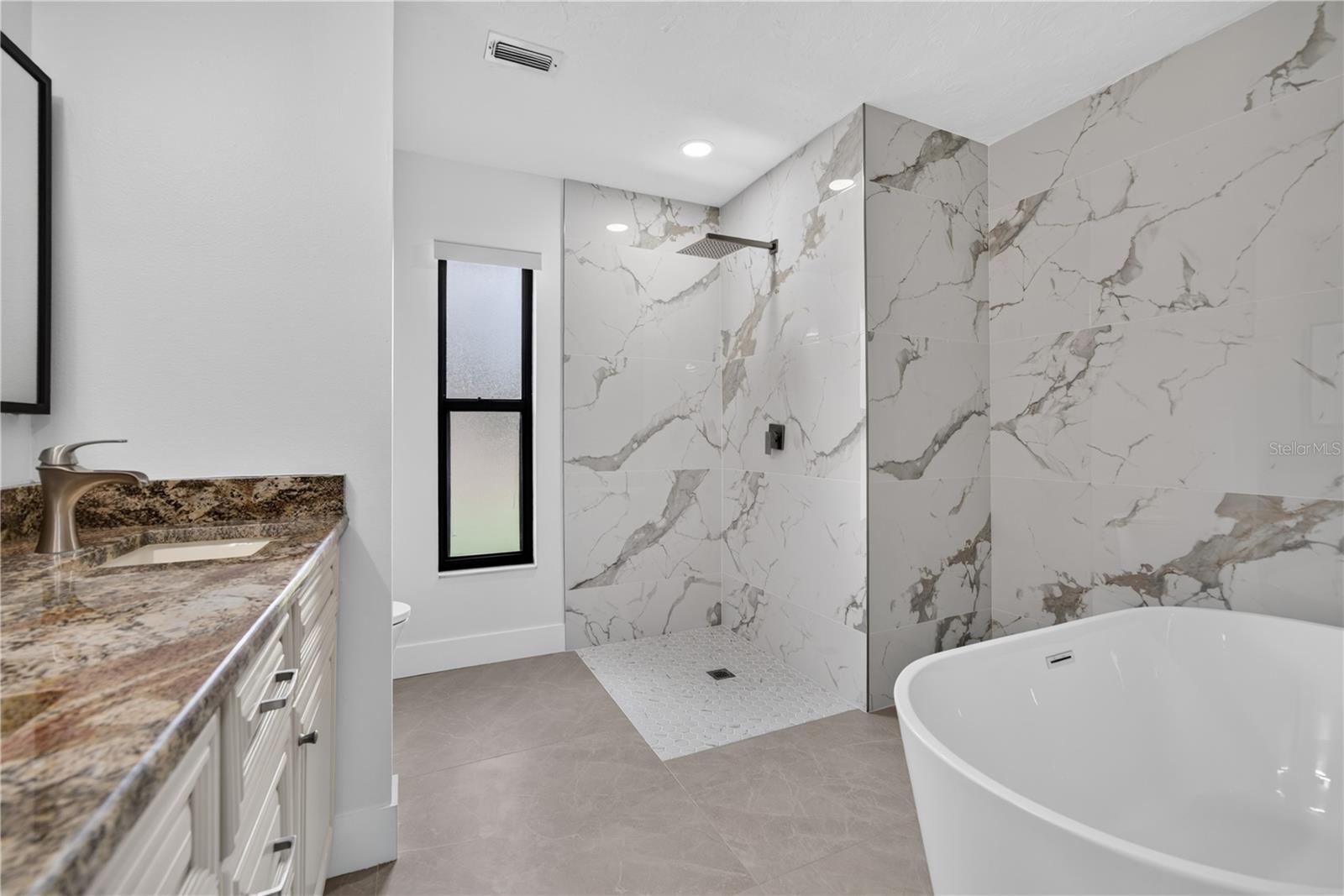 2014 COUNTRY MEADOWS LN — photo 35