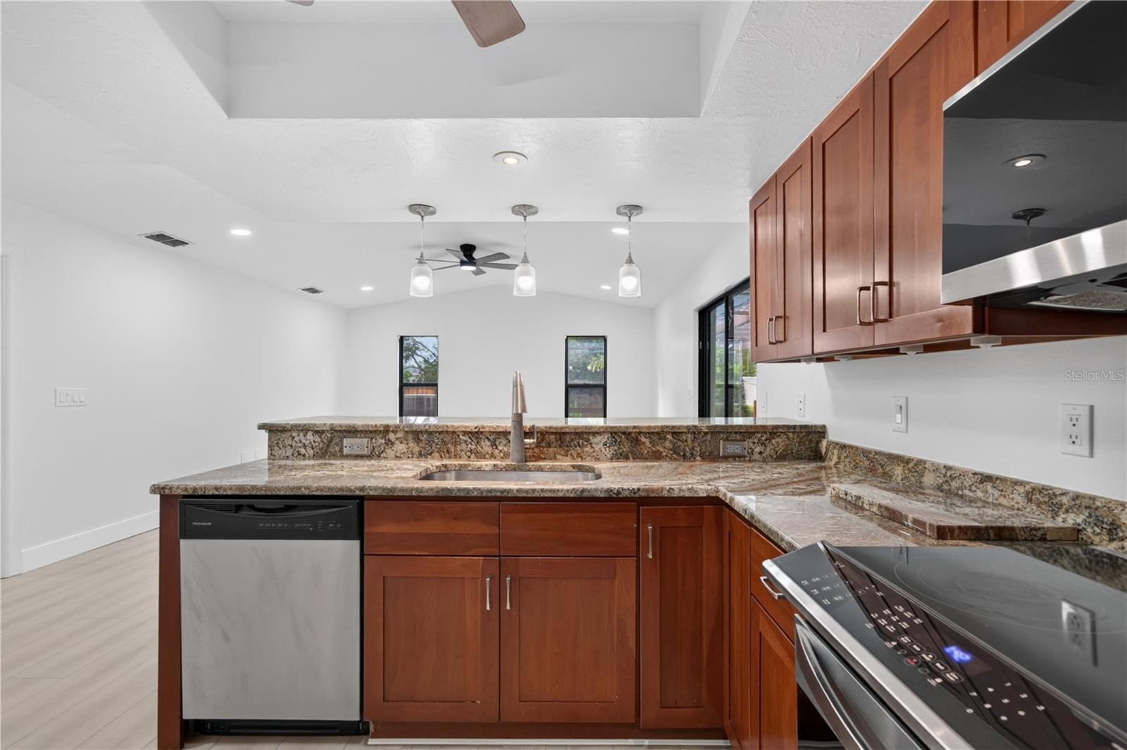2014 COUNTRY MEADOWS LN — photo 16