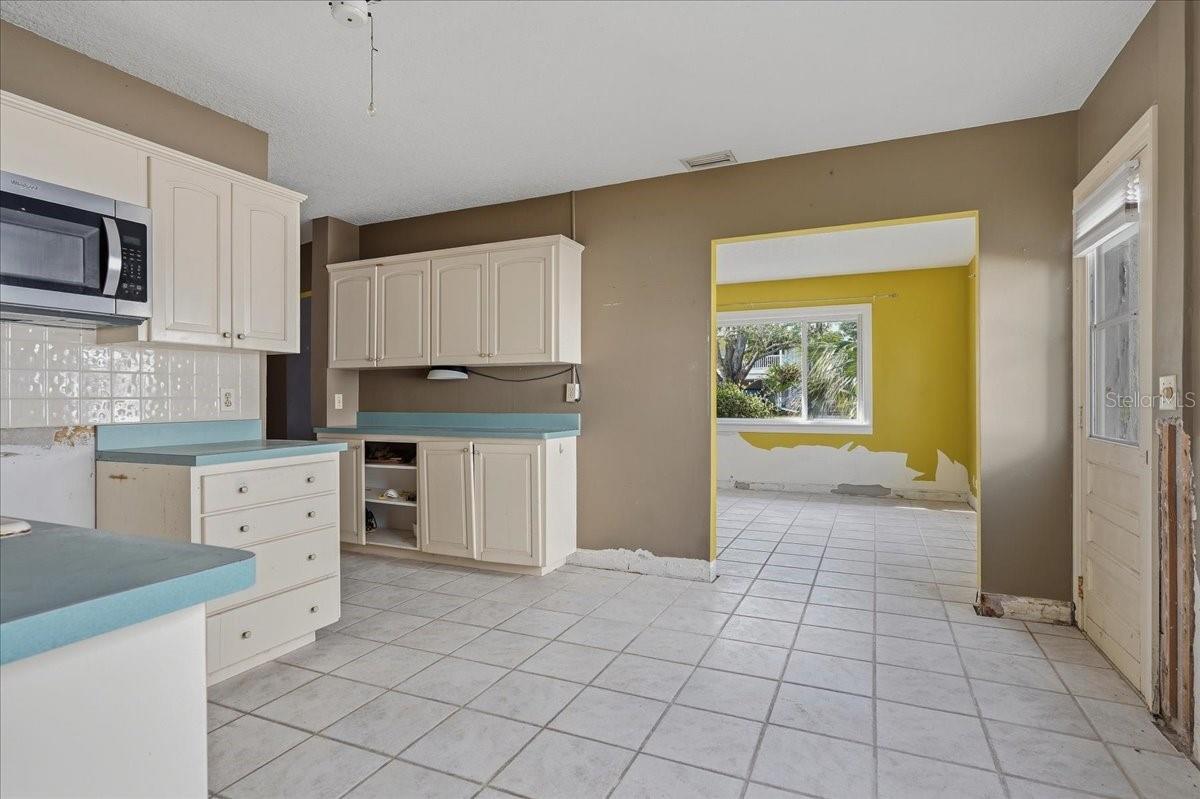 402 ORCHID LN — photo 13