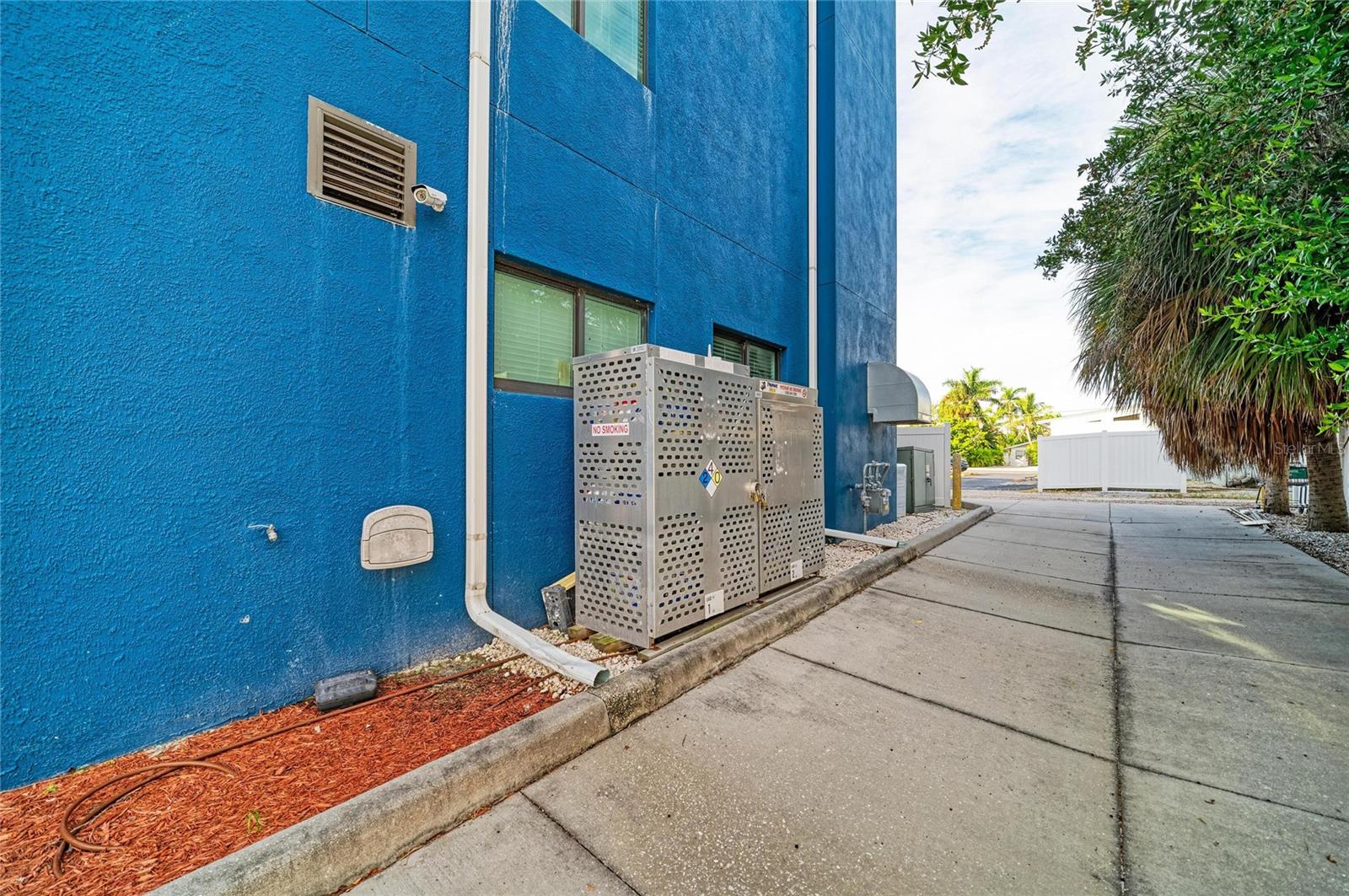3004 AVENUE C — photo 10
