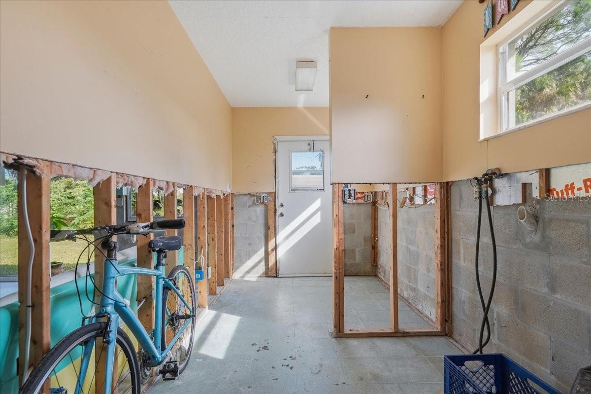 402 ORCHID LN — photo 15