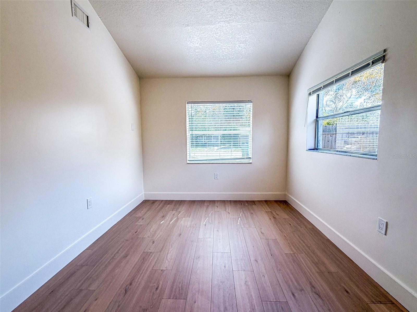 4211 W BAY VIEW AVE — photo 9