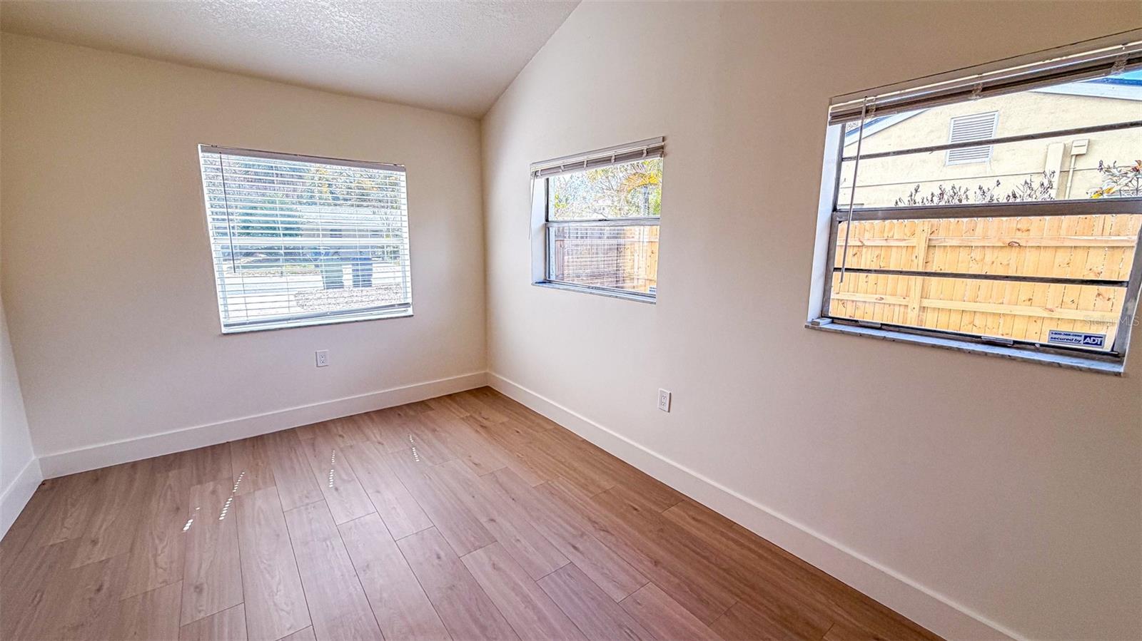 4211 W BAY VIEW AVE — photo 8