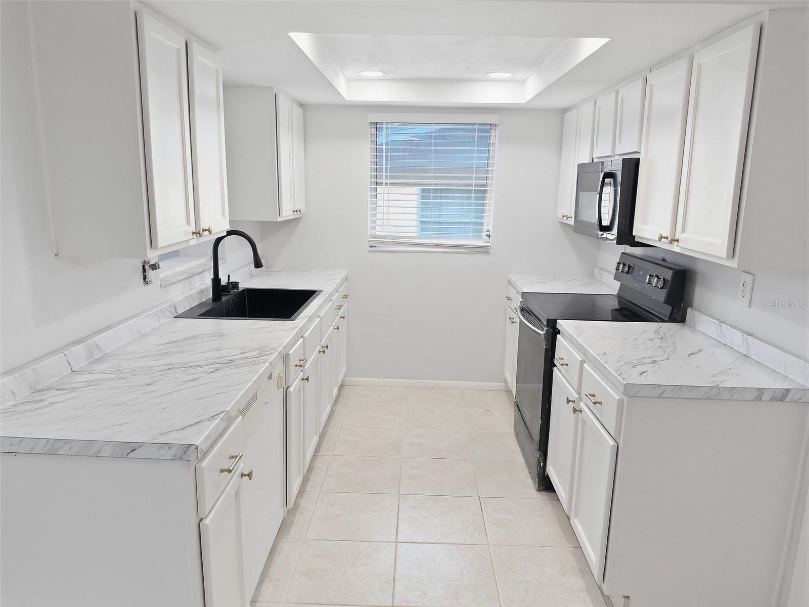4208 CANTERBERRY DR — photo 18