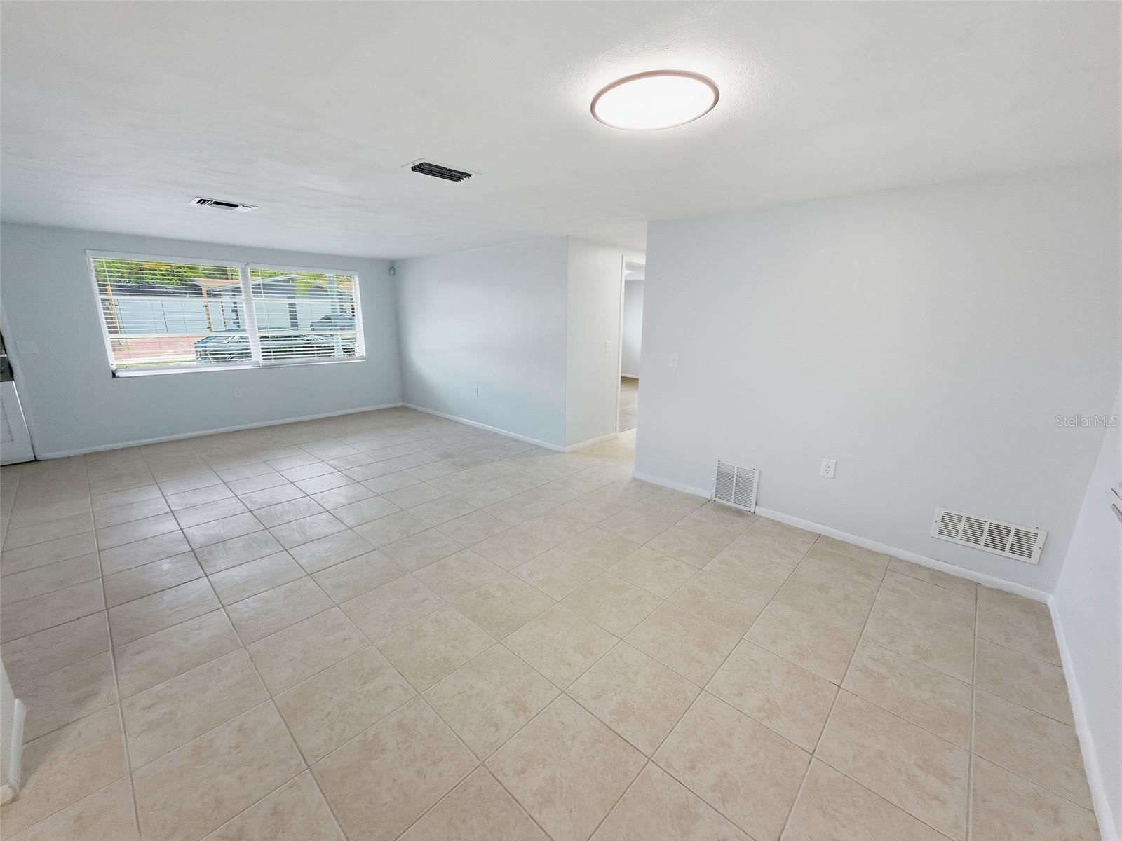 4208 CANTERBERRY DR — photo 9