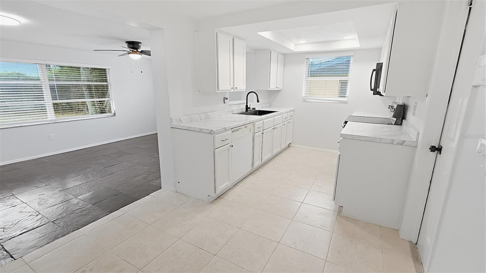 4208 CANTERBERRY DR — photo 16