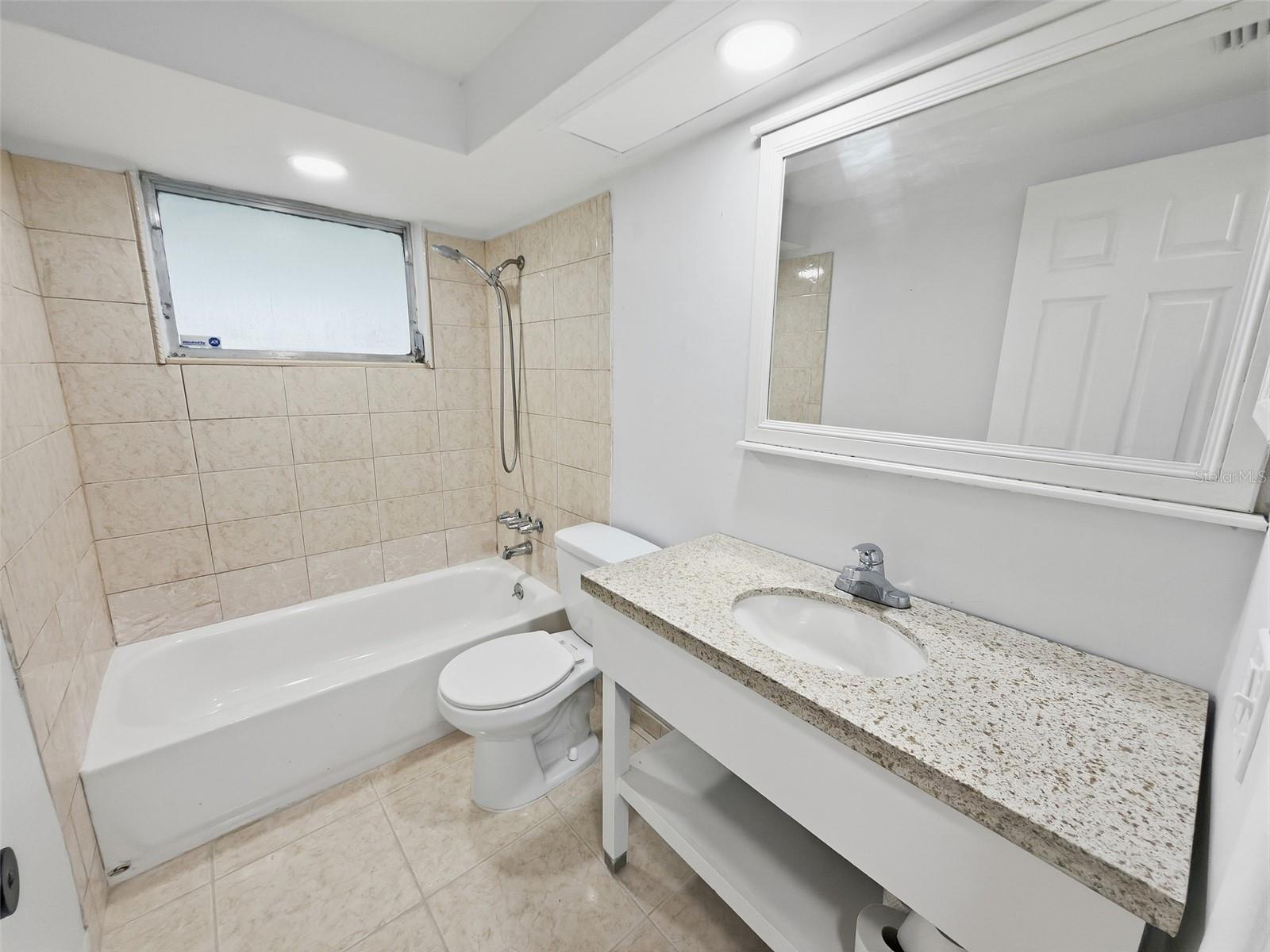 4208 CANTERBERRY DR — photo 13