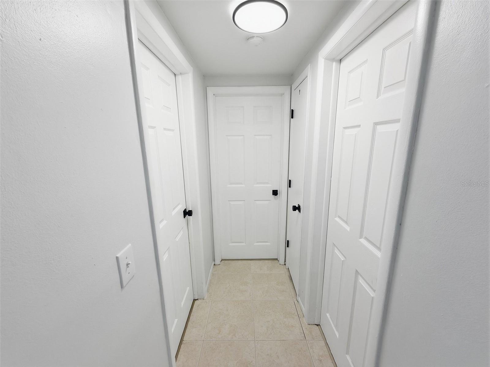 4208 CANTERBERRY DR — photo 10