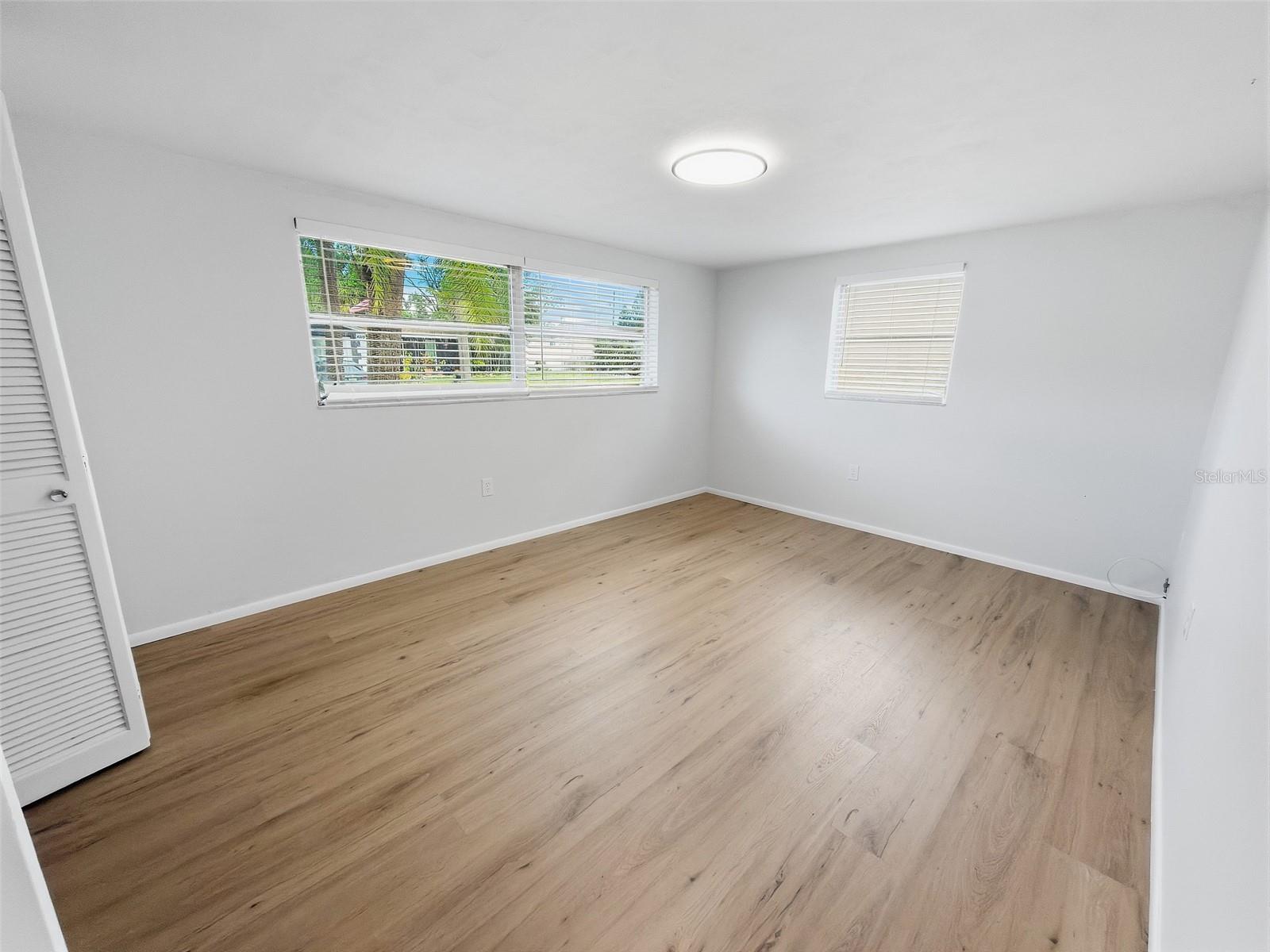 4208 CANTERBERRY DR — photo 11