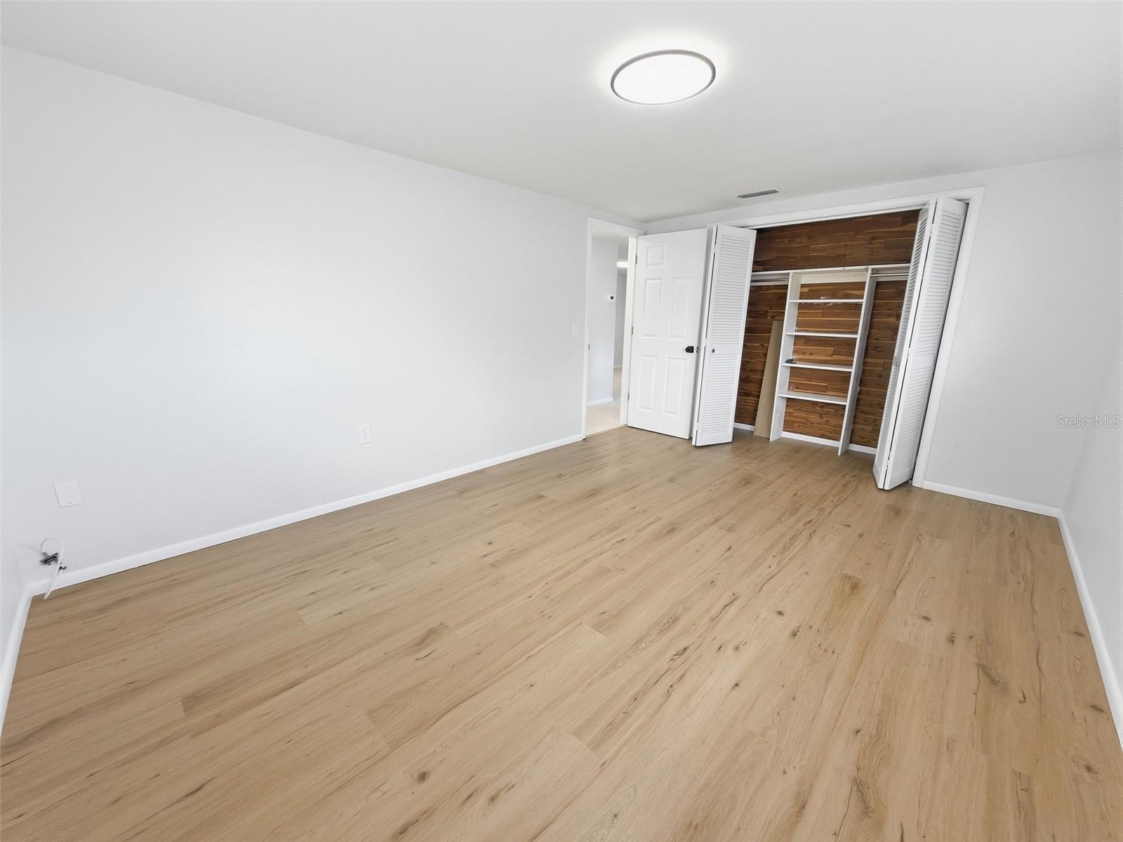 4208 CANTERBERRY DR — photo 12