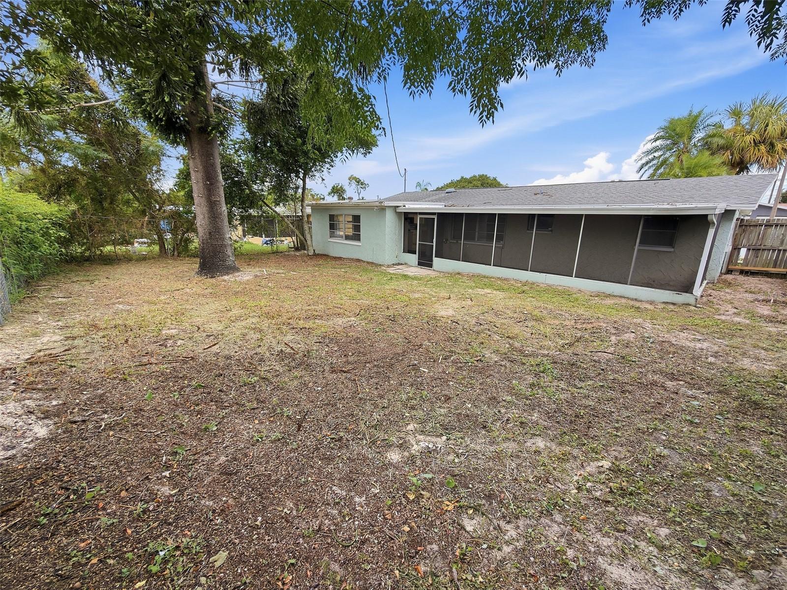 4208 CANTERBERRY DR — photo 28